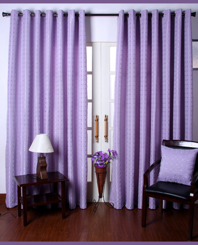 如果主人命理喜火,就可选择红色,紫色系列的,人造纤维窗帘